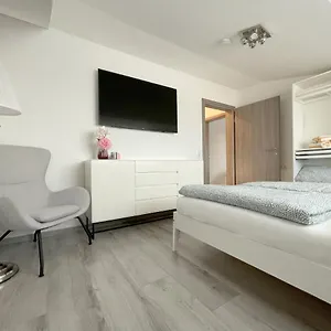 Apartment F10 Sky